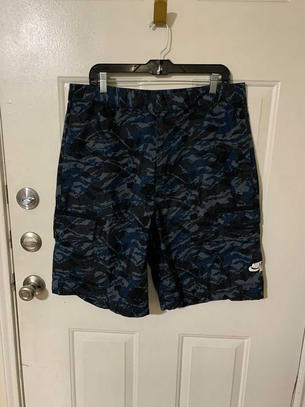 Nike Nike AIR Camo Cargo shorts - image 1