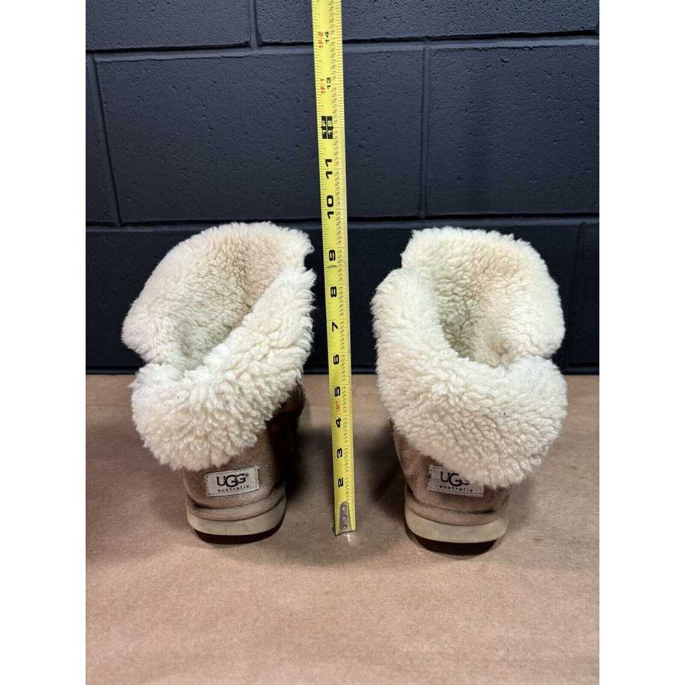 Ugg UGG Bailey Button Size 10 Sheepskin Boots 5803 - image 5
