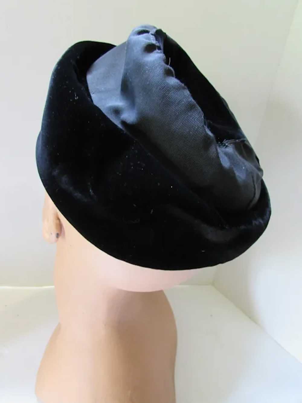 Mid-Century Black Velvet & Ribbon Toque Hat Cheni… - image 6