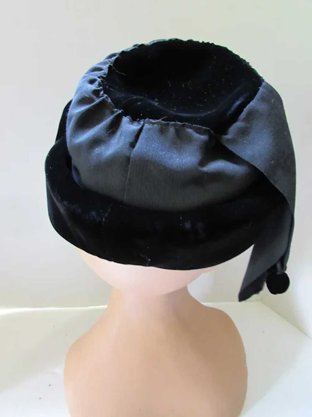 Mid-Century Black Velvet & Ribbon Toque Hat Cheni… - image 7