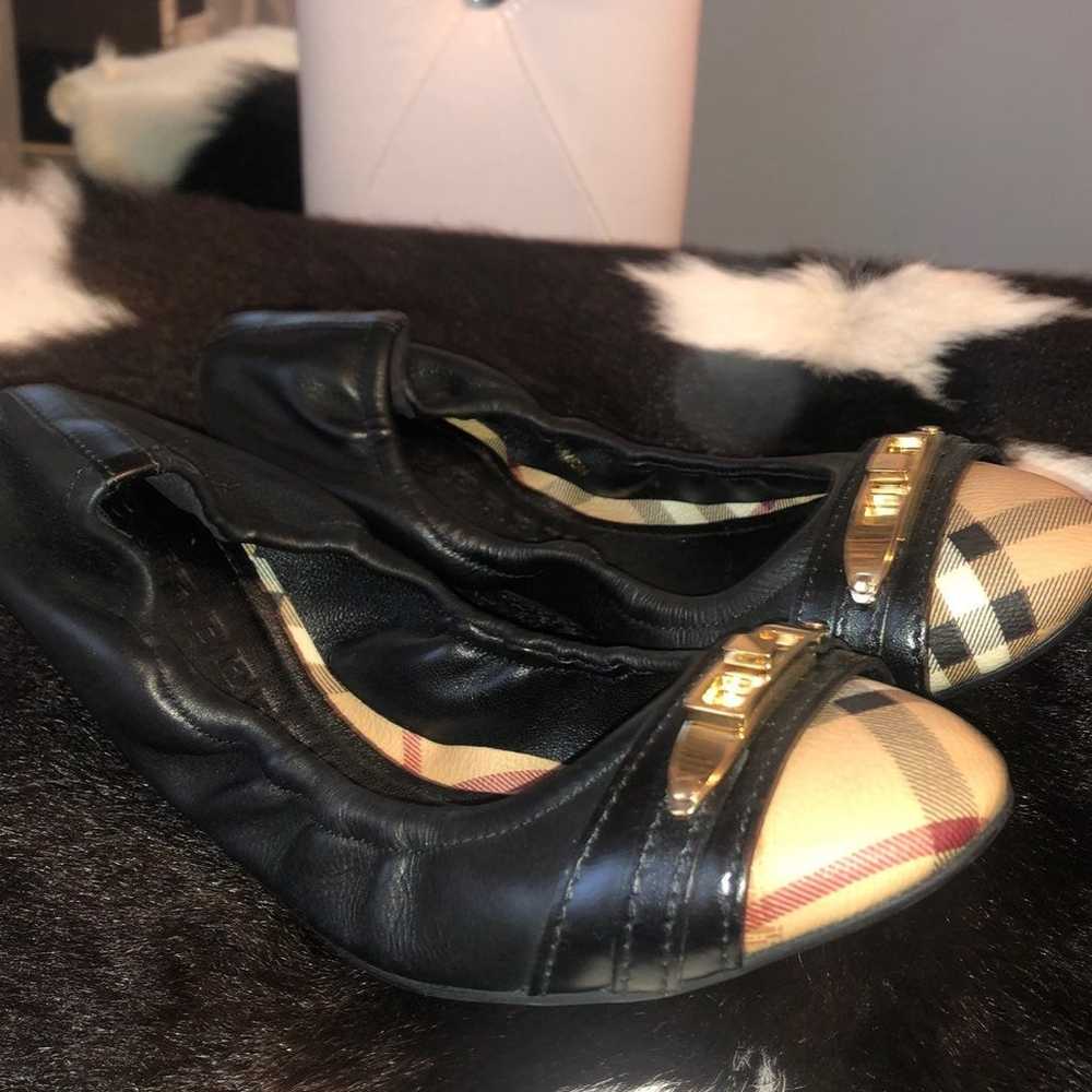 Preowned Burberry Flats Size 37.5 - image 2