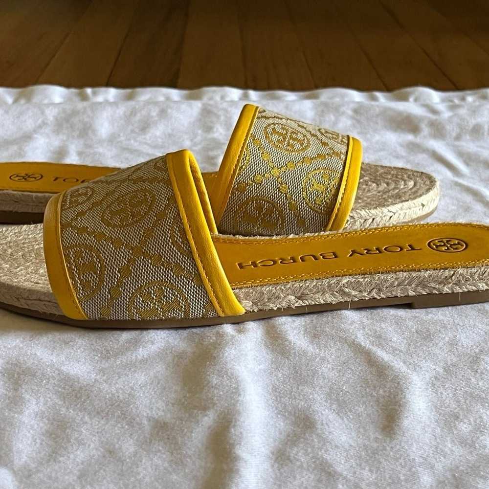 Tory Burch T Monogram Flat Slide NWOB SZ 5.5 - image 8