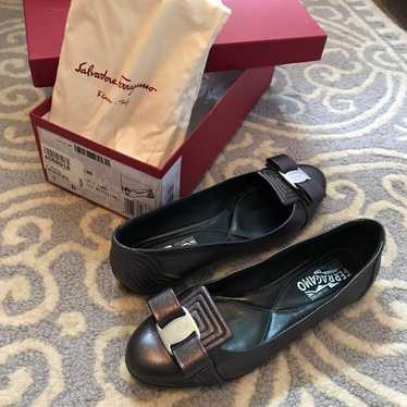 Ferragamo Lulu Graphite Metallic Flats