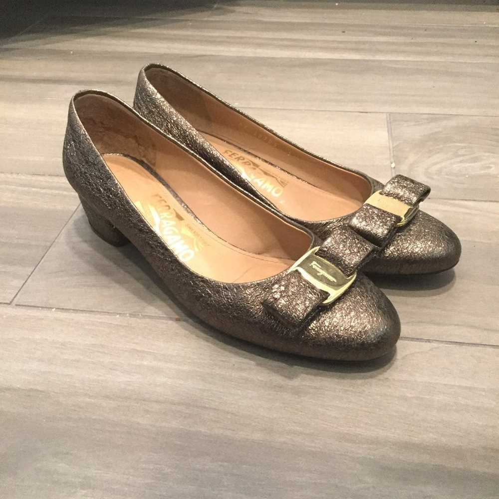 Salvatore Ferragamo Vara Bow Gold Bronze Glitter … - image 1