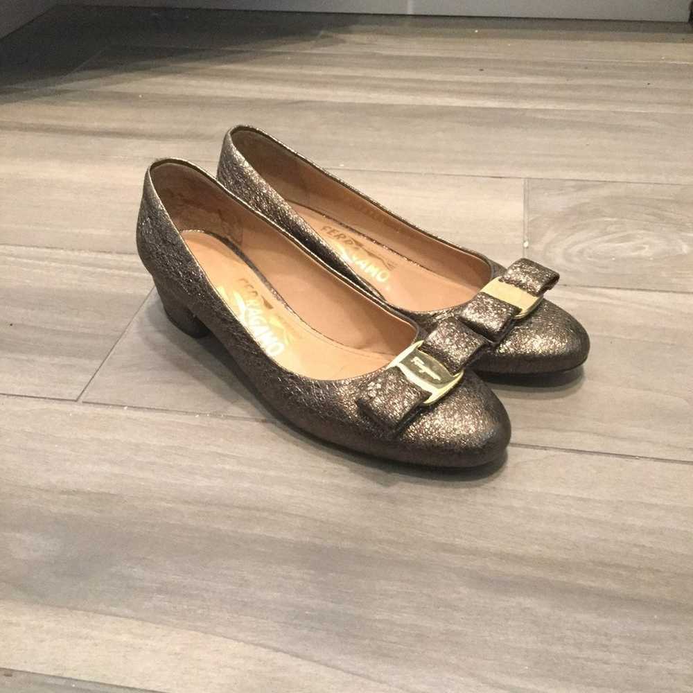 Salvatore Ferragamo Vara Bow Gold Bronze Glitter … - image 2