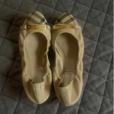 Burberry all leather flats