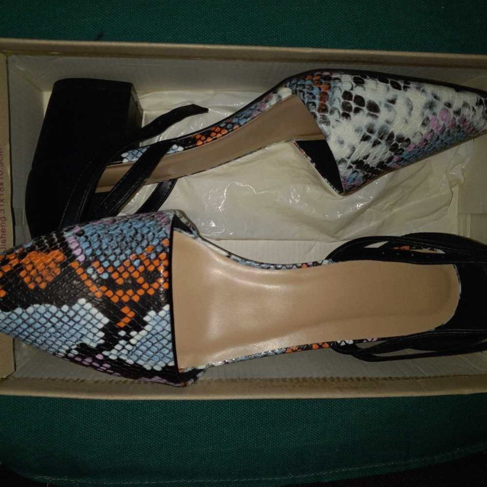 Womens shoes size 11 - image 2