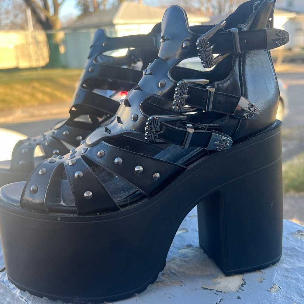 N.Y.L.A Platform Sandals Size 8 - image 3