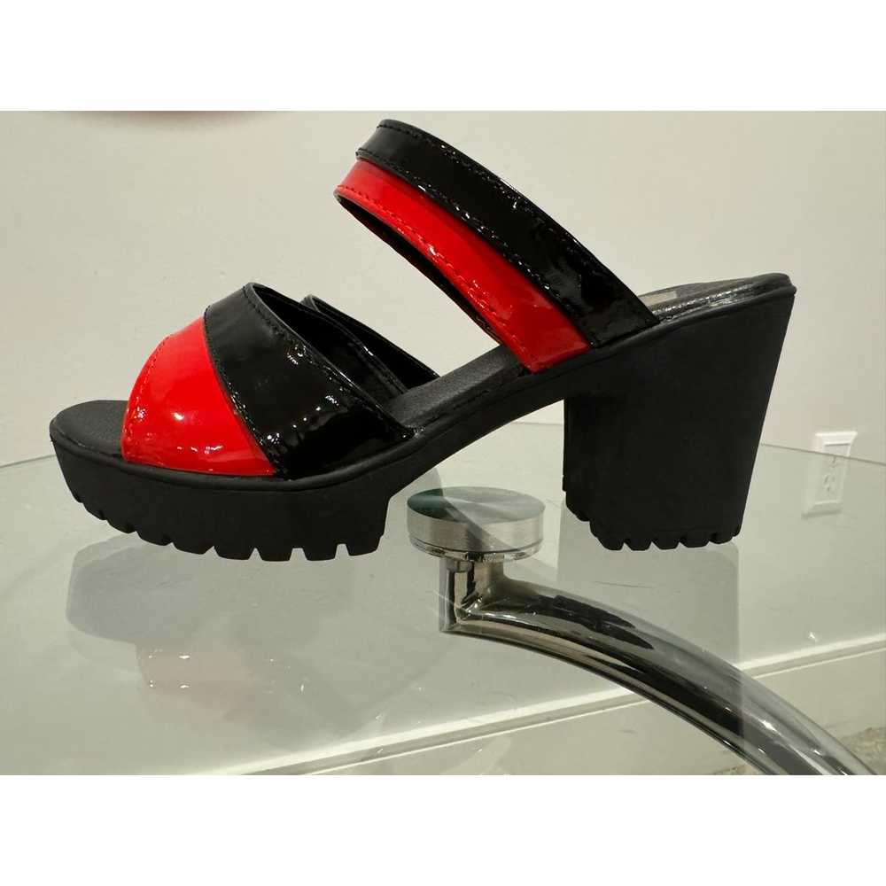 Red and Black Open Toe Chunk Heel Shoes Size 6 - image 2