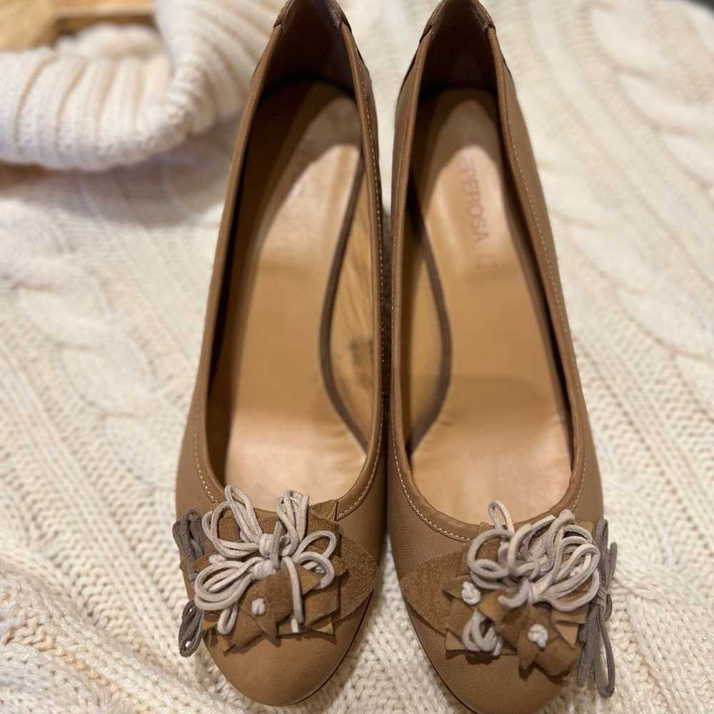 Suede tan Shoes with Flower Details Kitten Heels - image 10