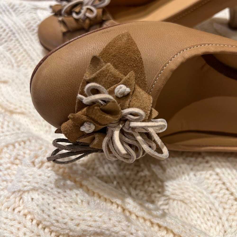 Suede tan Shoes with Flower Details Kitten Heels - image 5