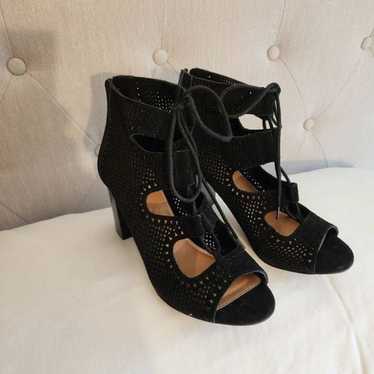 Crown Vintage Stock Heel tie up Leather Shoes Siz… - image 1