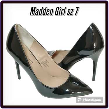 MADDEN GIRL Ohnice Pointed Toe Black Patent  Pumps