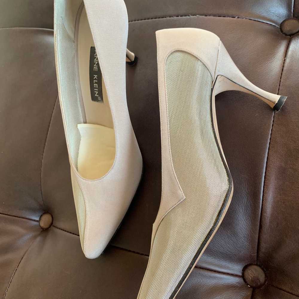 Anne Klein, Silver mesh/Taupe pumps - image 3