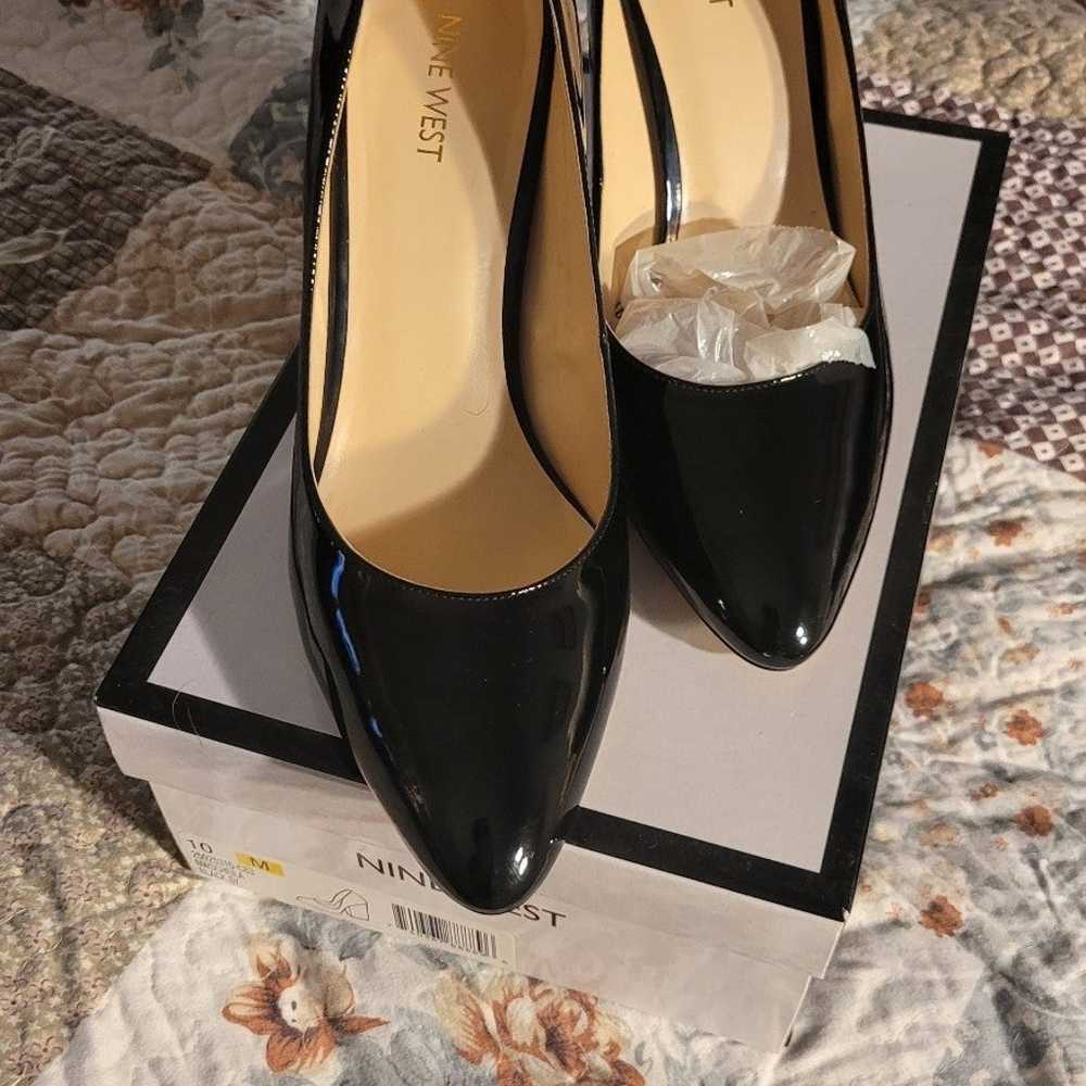Black patten leather block heel dress shoes - image 2