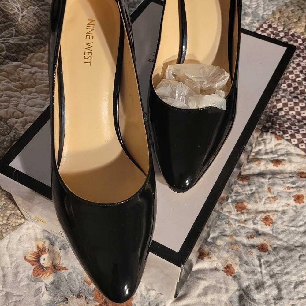 Black patten leather block heel dress shoes - image 4