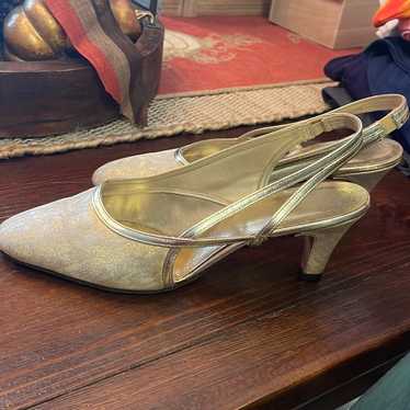 Vintage gold pumps - image 1