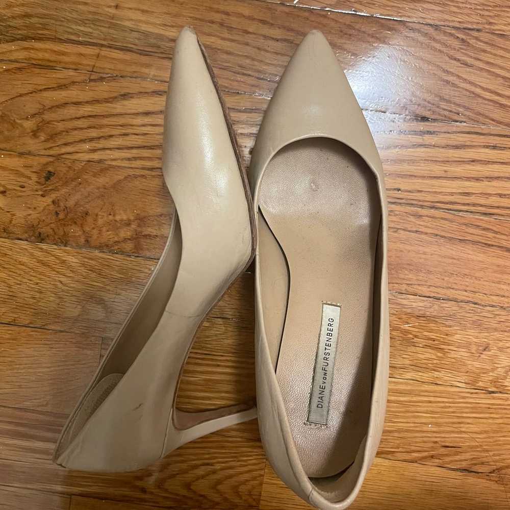 DVF nude heels 7.5 - image 1