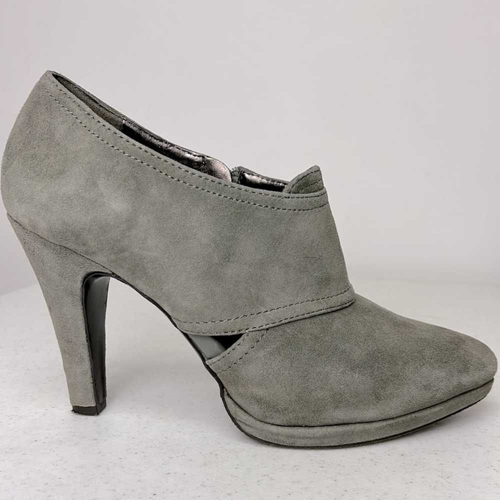 Banana Republic's woman's gray leather-suede high… - image 6