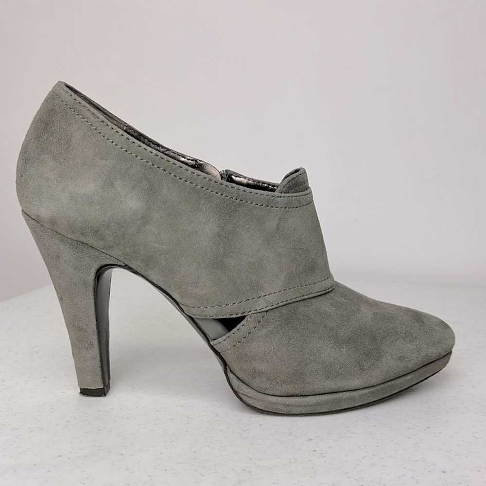 Banana Republic's woman's gray leather-suede high… - image 8