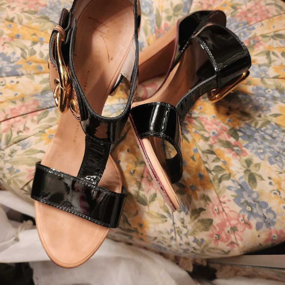 heels size 8 - image 2
