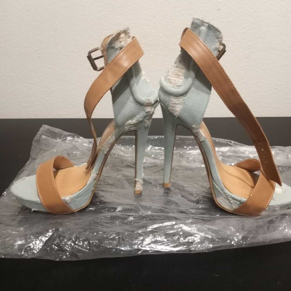 heels size 6 1/2 - image 3