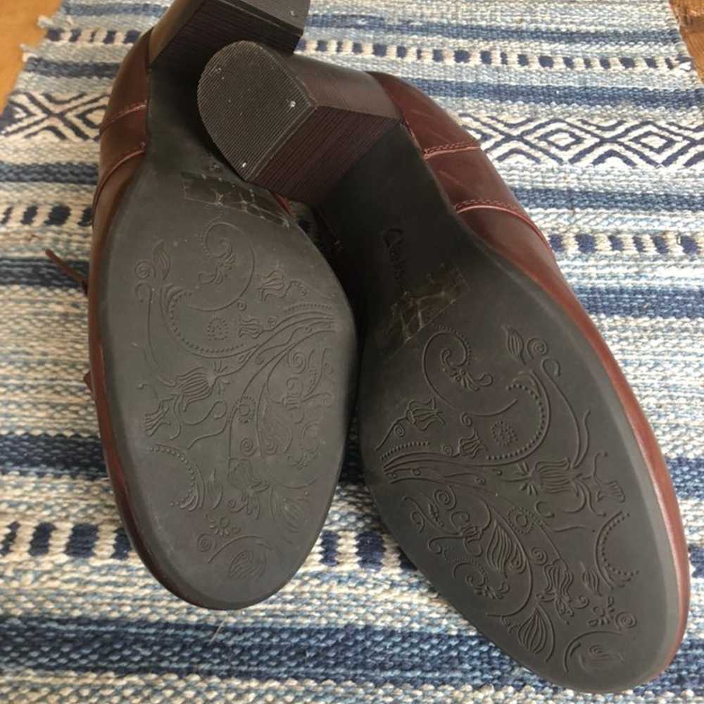 Clark's Brown Leather Heels - image 6