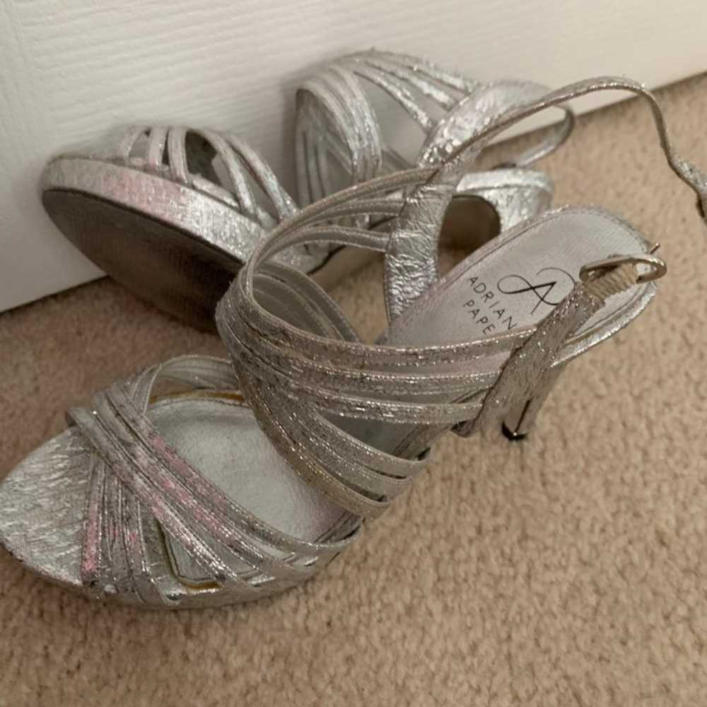 heels - image 2
