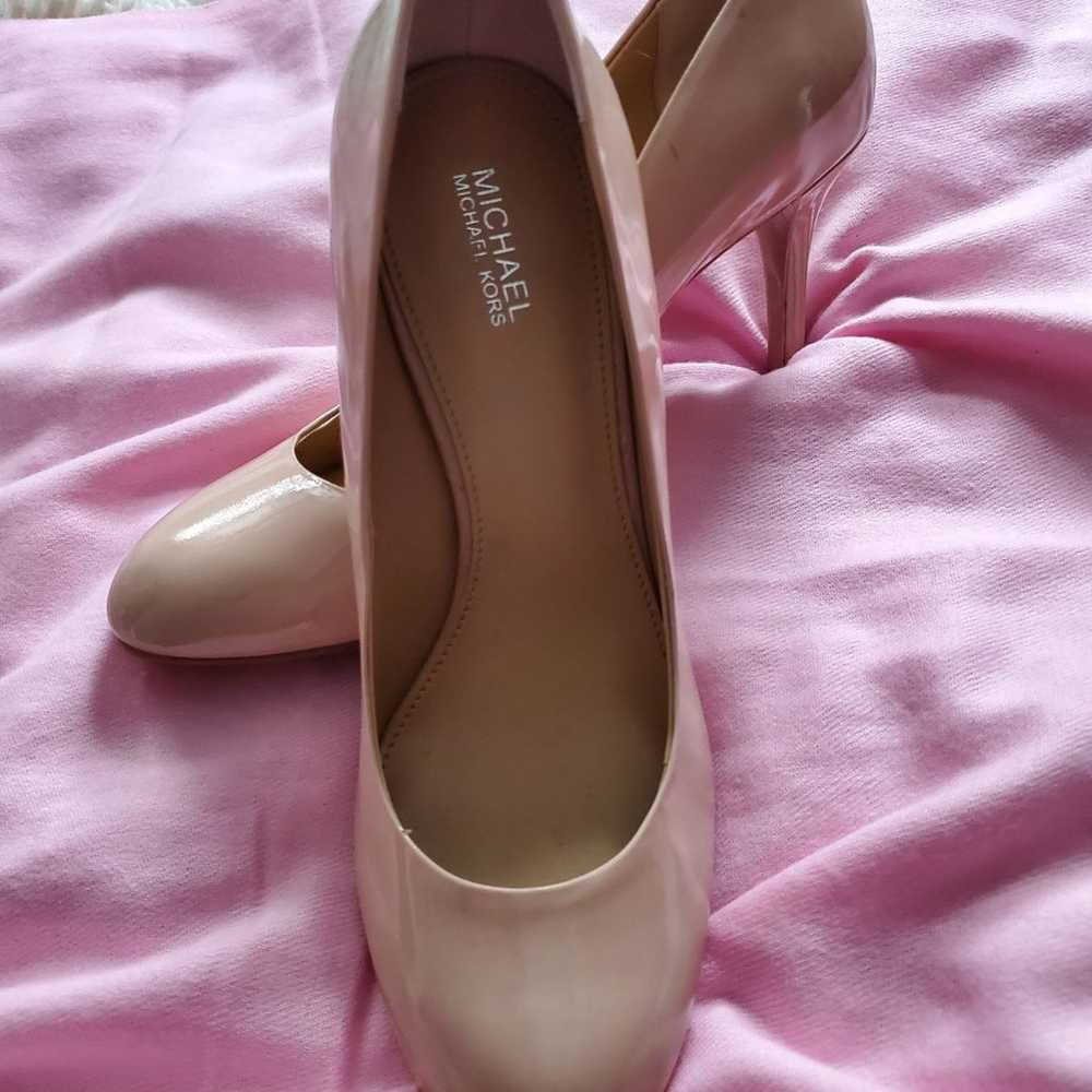 Micheal Kors Pumps - image 1