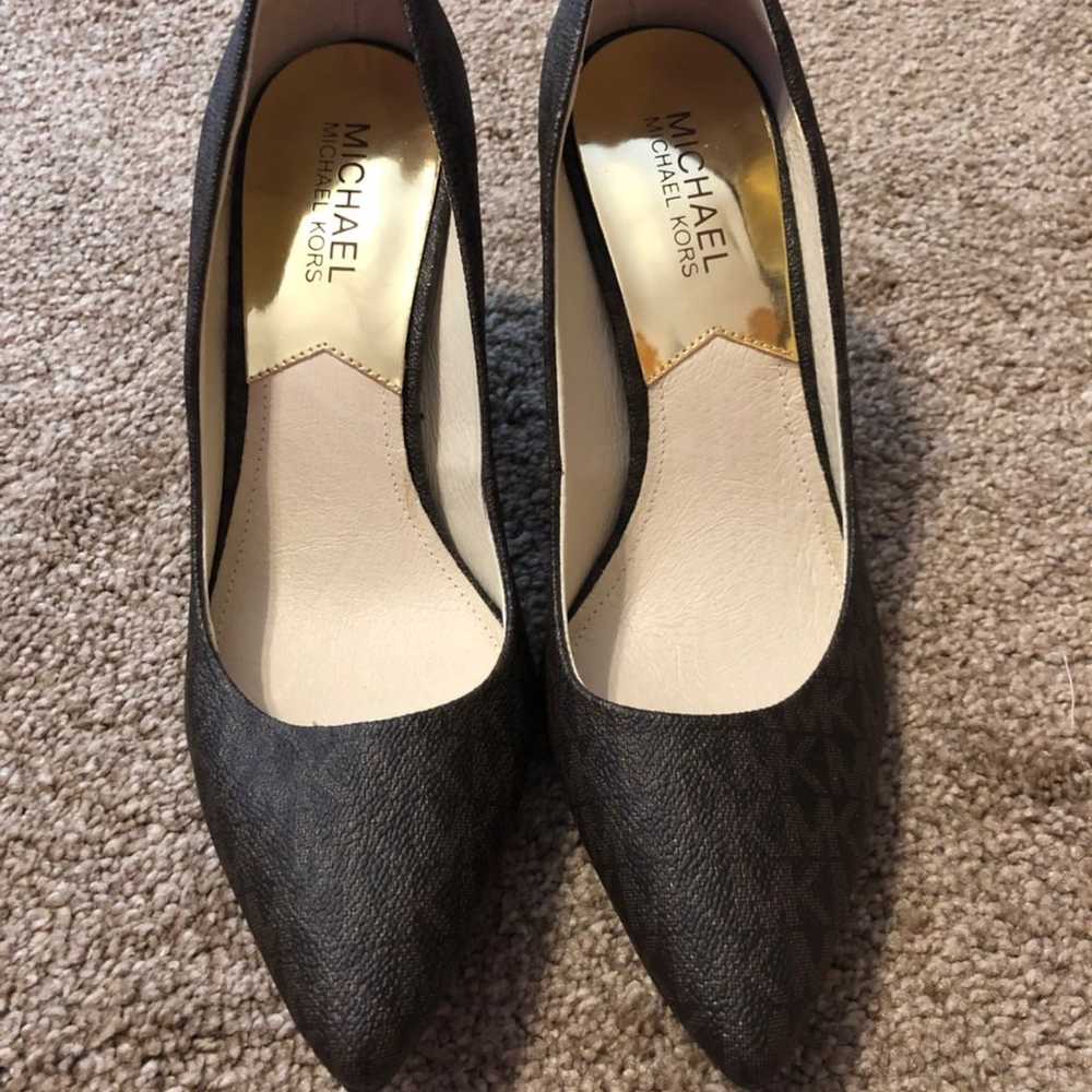 authentic- MICHAEL Michael Kors pumps - image 1