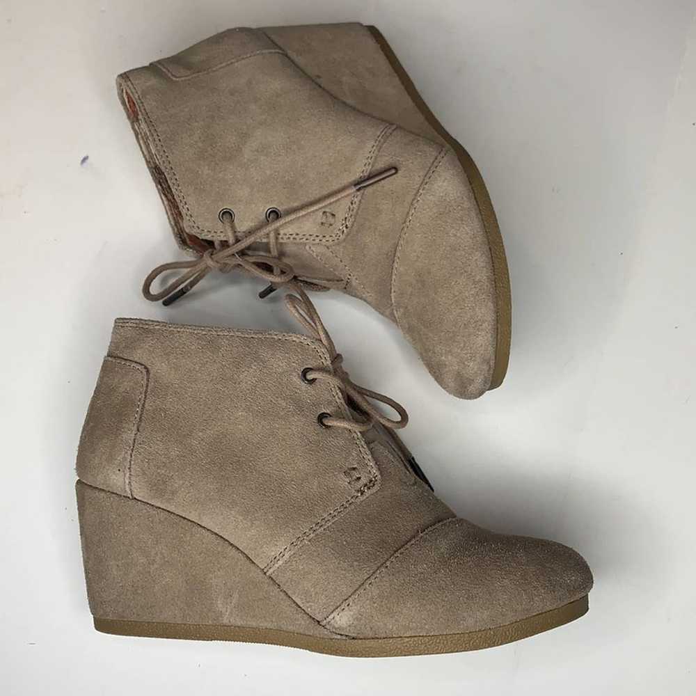 Toms Dessert taupe suede wedge booties - image 6