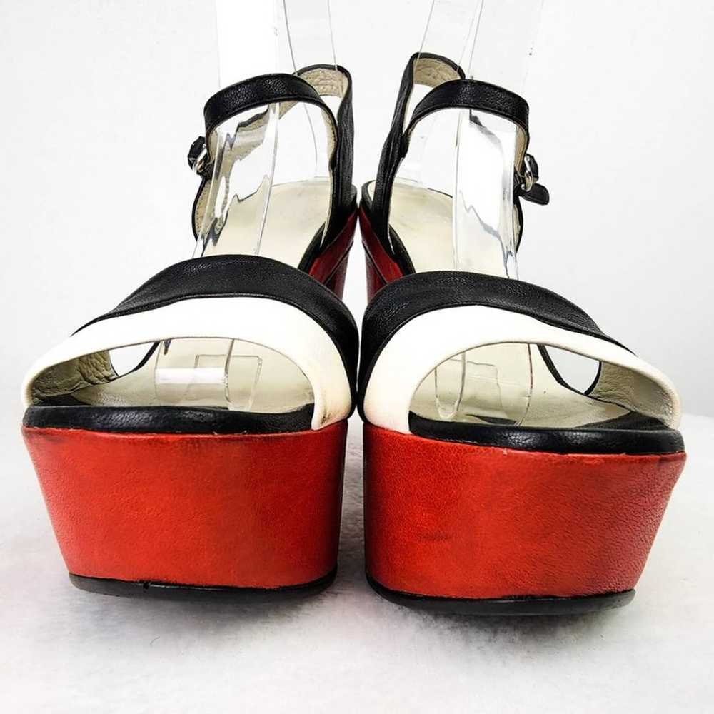 Stuart Weitzman Black White Red Heels Size 7.5 St… - image 3