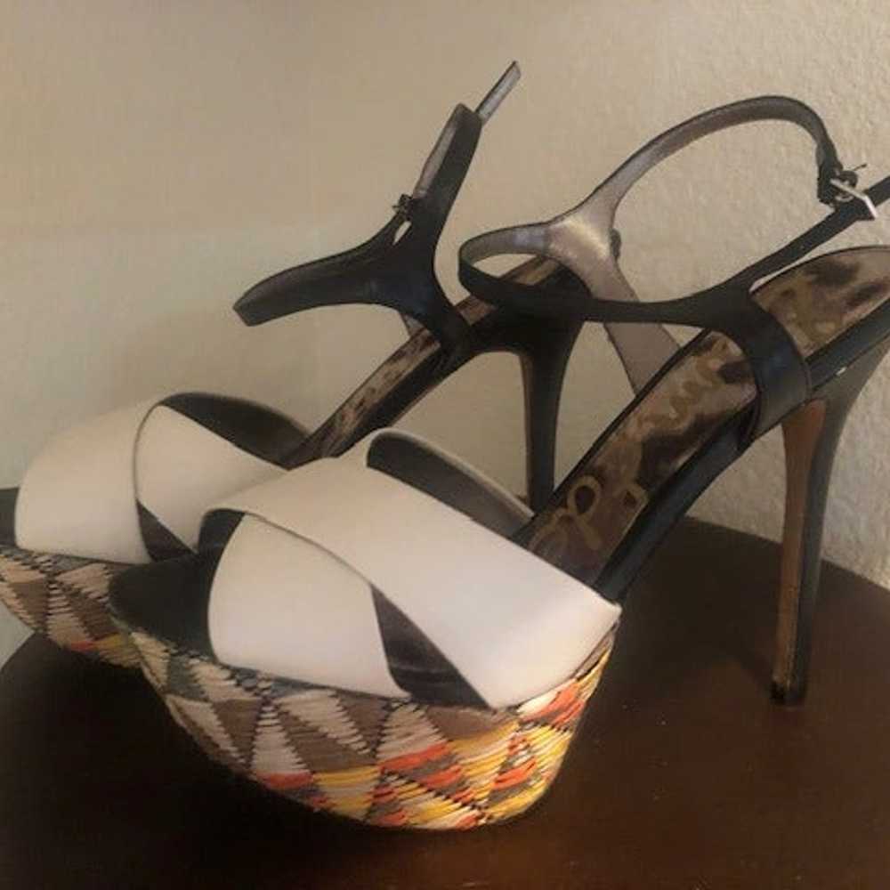 Crisscross leather textured heels - image 2