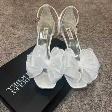 Badgley Mischka White satin 2 in heels