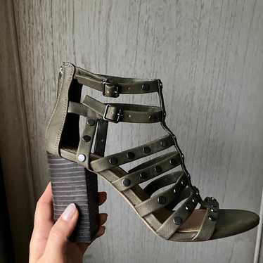 Bcbg generation olive block heels