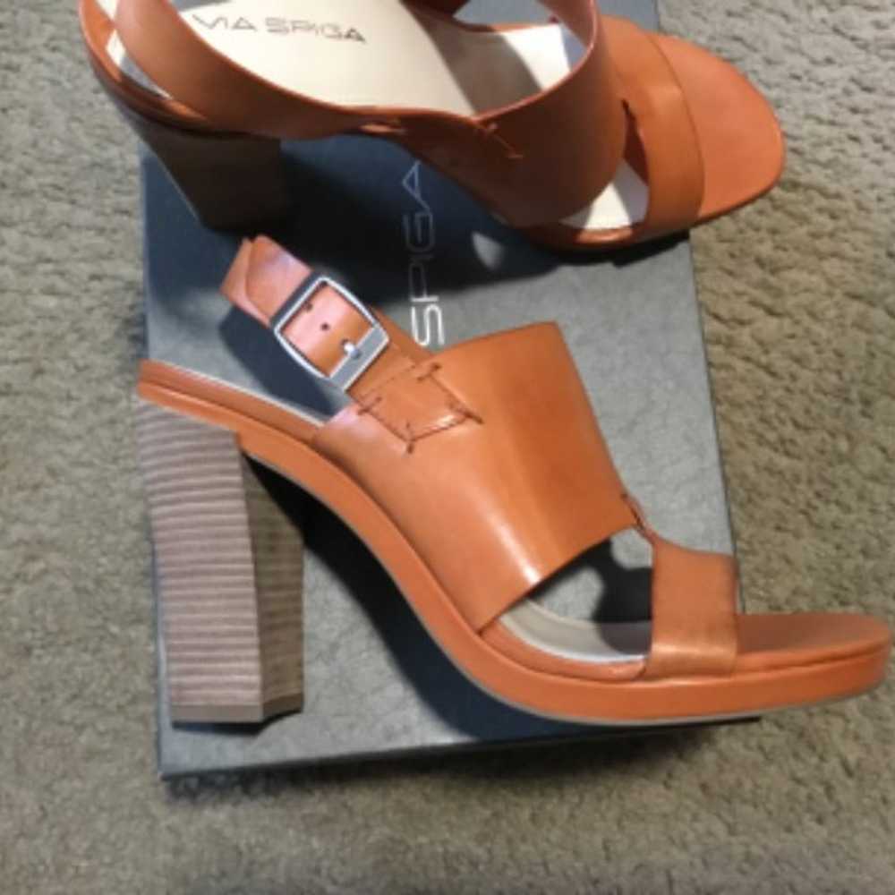 Via  Spiga ladies leather sandals - image 3