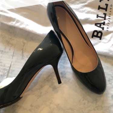 BALLY DELLANA PATENT LEATHER PUMPS