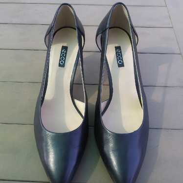 New Ecco Heels - image 1