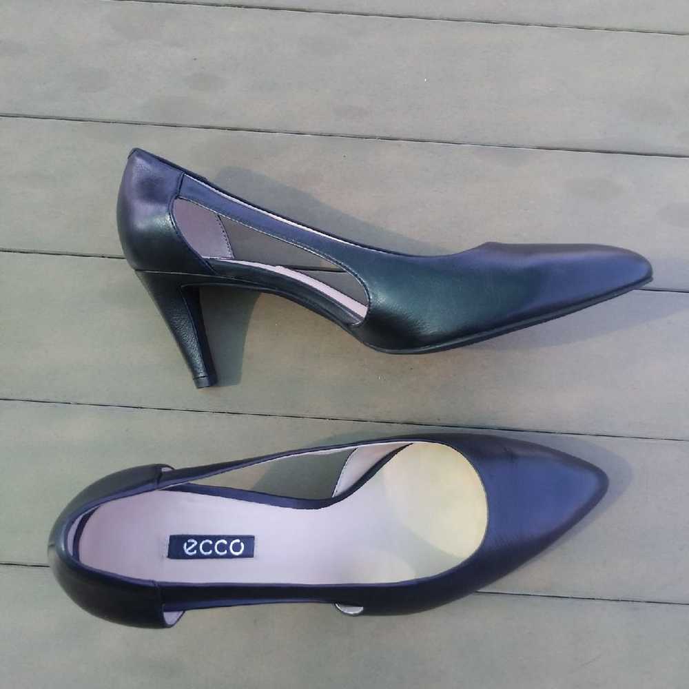 New Ecco Heels - image 9