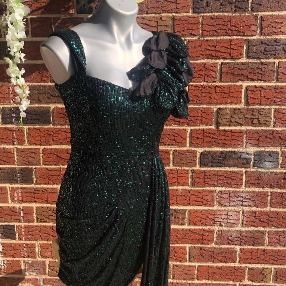 Green sequined mini with 3d floral shoulder and s… - image 1