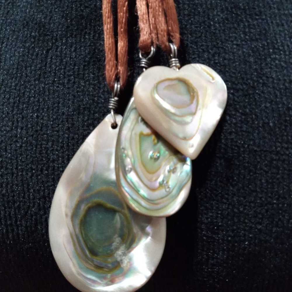 The Unbranded Brand Abalone Shell Heart & Pear Pe… - image 3