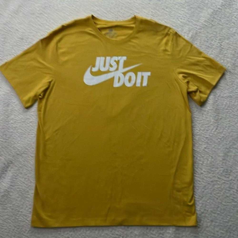 Men's Nike "The Nike Tee" - Golden Yellow, Size X… - image 1