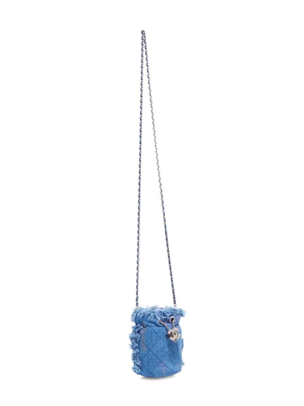 CHANEL Pre-Owned 2021 mini denim bucket bag - Blue - image 3