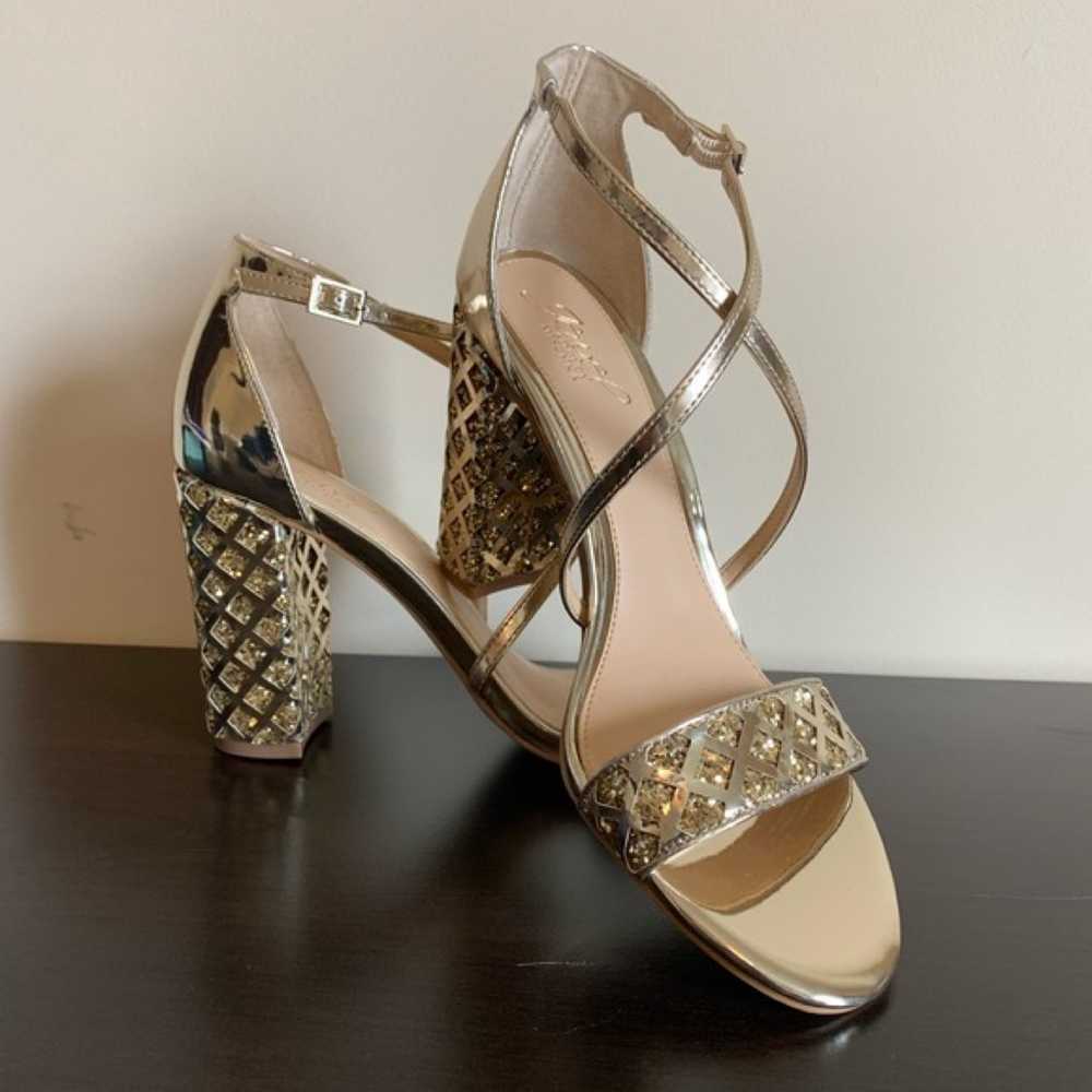 Badgley Mischka Jewel Women’s Gold Strappy Pump H… - image 1