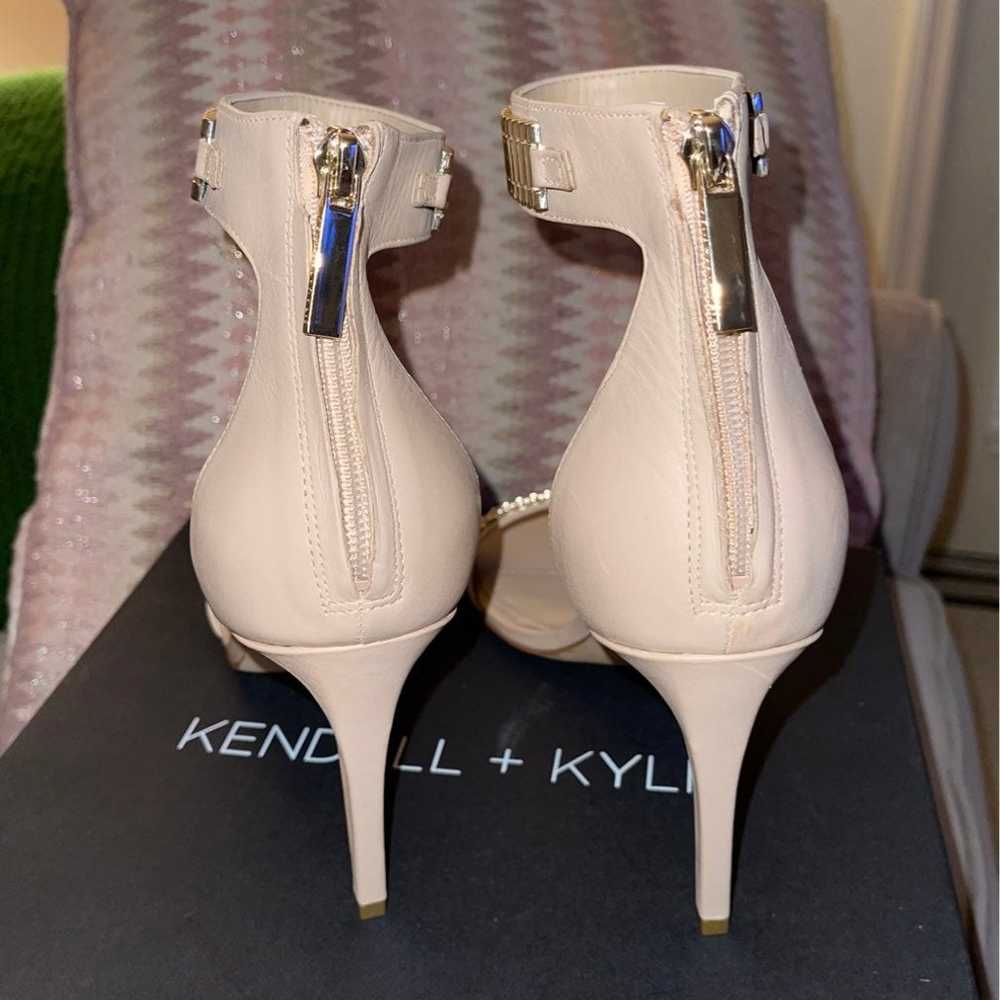 heels size 9 - image 2