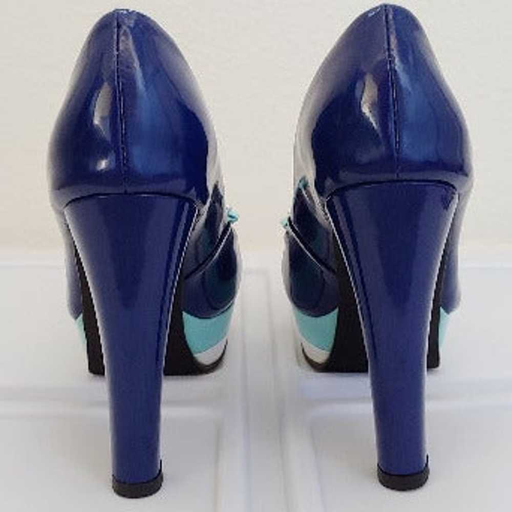 Blue high heel - image 3