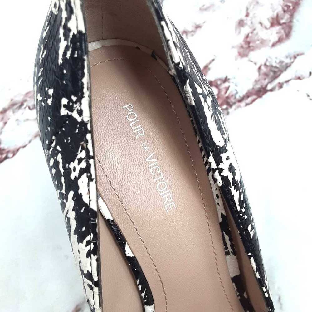 Pour La Victoire B/W Textured Pump - image 9