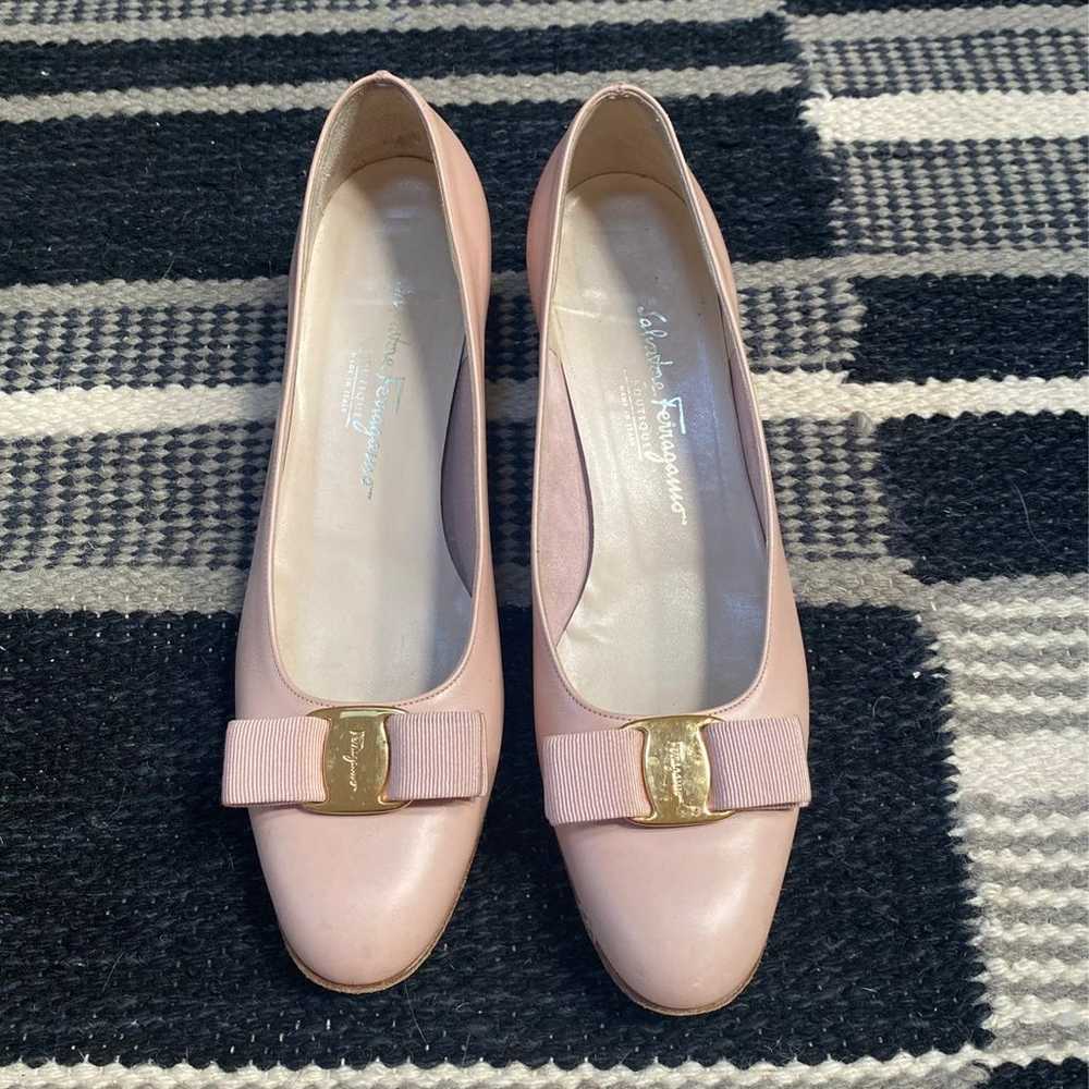 Salvatore Ferragamo Pale Pink Carla Pump Shoes Si… - image 1