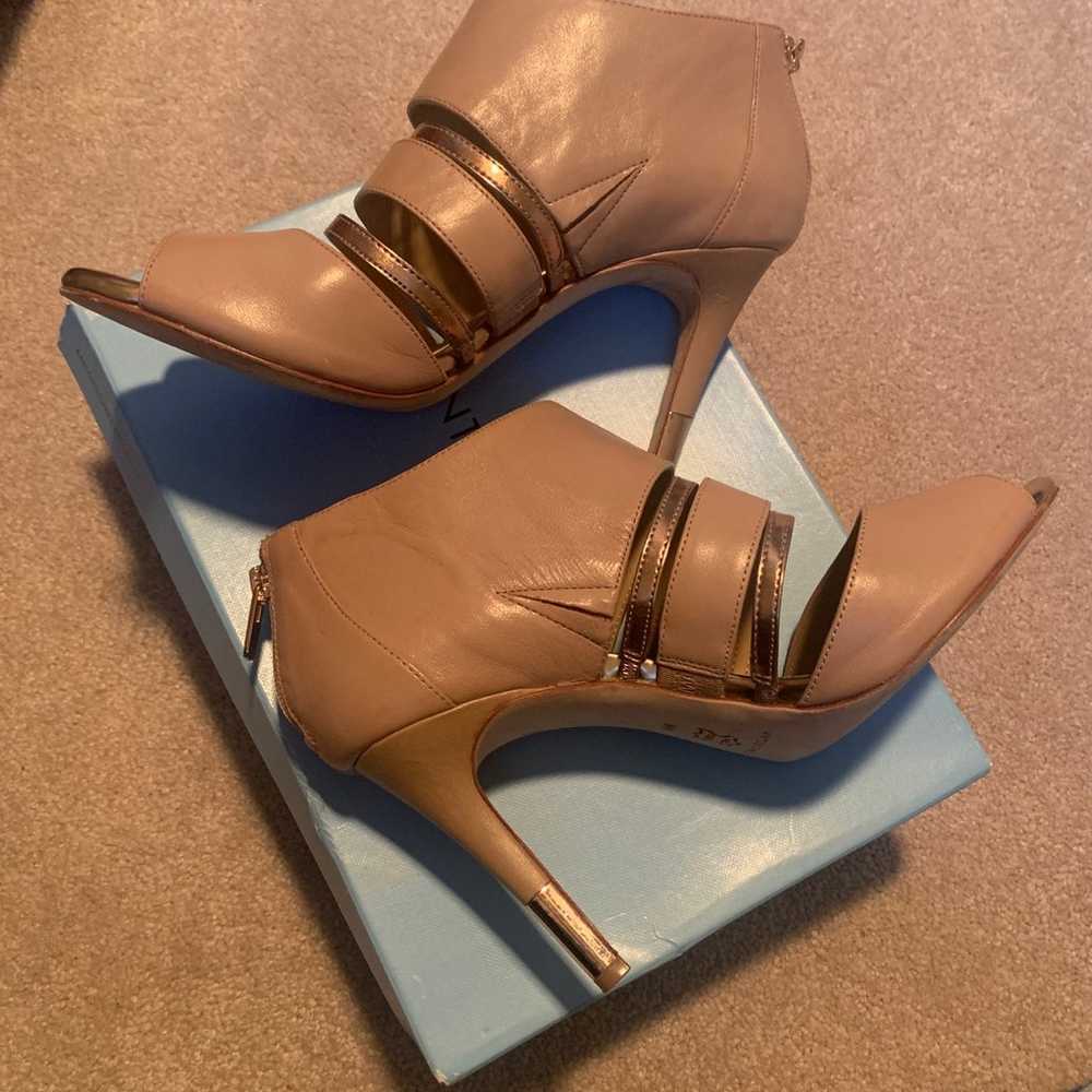 Antonio Melani Alitah heels. Size 9 Medium - image 3