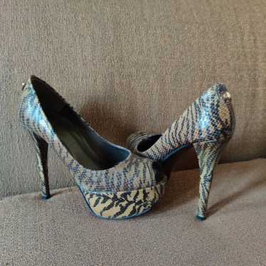 Stuart Weitzman Python Print Peep Toe Pu - image 1